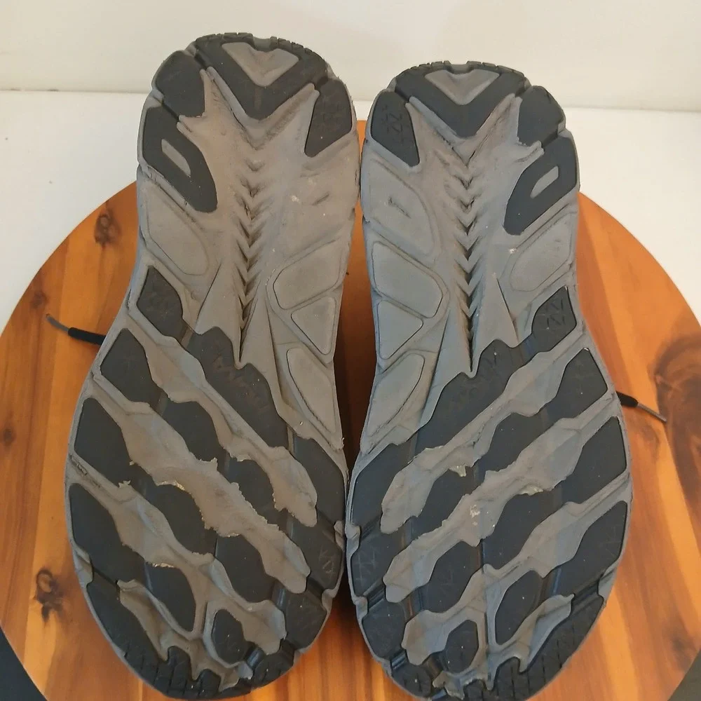 Hoka One One see images